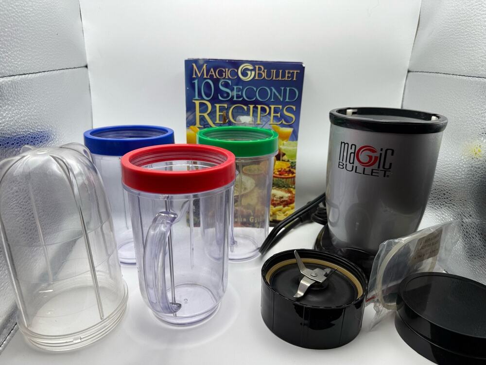 Magic Bullet MB1001 Personal Blender Mixer Set w/ Cups Blade Recipe Book Tested